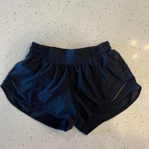 Lulu lemon Hotty Hot High-Rise Line Short 2.5” lined